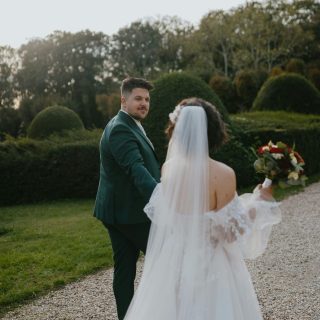 Ein goldener Oktobertag, ein verliebtes Brautpaar und die traumhafte Kulisse vom Schloss Halbthurn - diesen Tag habe ich so schnell nicht vergessen. 🍂✨

..

#schlosshalbthurn #hochzeitsfotografwien #hochzeitsfotografburgenland #hochzeitsfotografniederösterreich #weddinginspo #brautpaarshooting