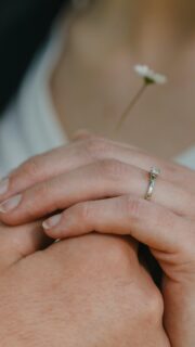 Weil ihr so viel in eure Erinnerungen investiert, gebe ich gerne etwas zurück:

Bei einer Ganztages-Reportage (10h) ist ein Engagement Shooting bei mir inkludiert – als kleines Goodie von mir für euch. 💍🤍

Für alle kürzeren Reportagen gibt’s das Shooting natürlich trotzdem – mit einem exklusiven Rabatt, damit ihr eure Geschichte schon vor der Hochzeit festhalten könnt. ✨📸

#viennaweddingphotographer #hochzeitsfotografwien #engagementphotoshoot #hochzeitsfotografösterreich #